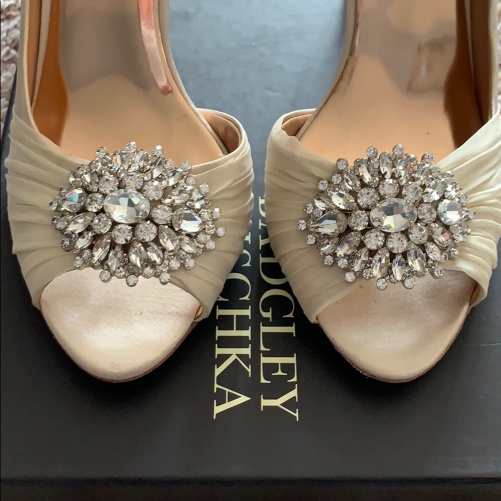 Badgley Mischka Pearson Pumps, sz 8 1/2 - Picture 2 of 8